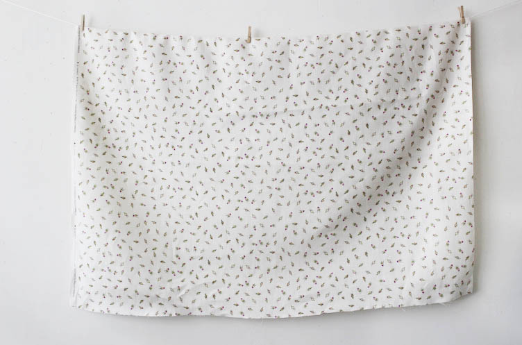 LINNETリネンプリント 薔薇つぼみ